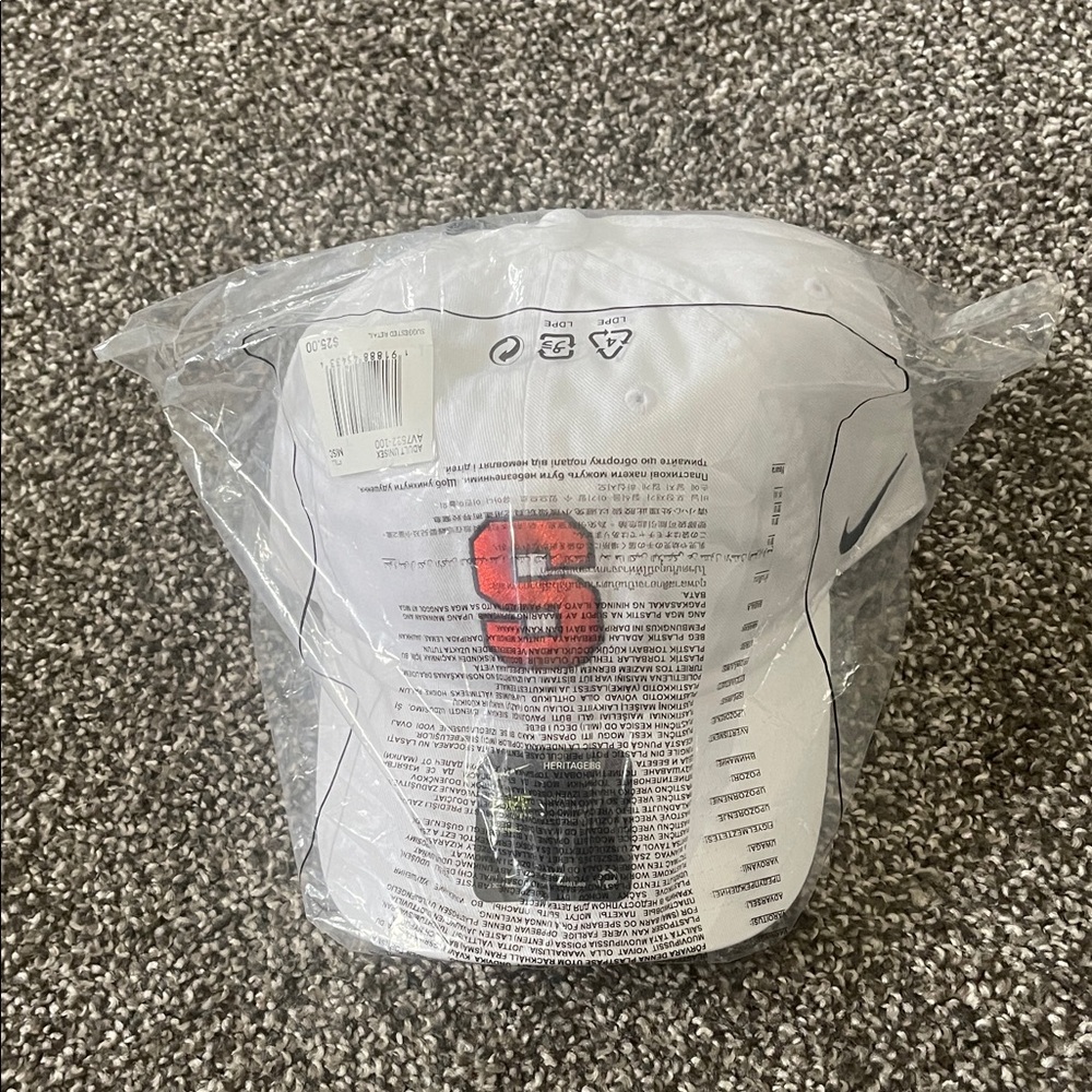 NWT Nike SU Golf Cap